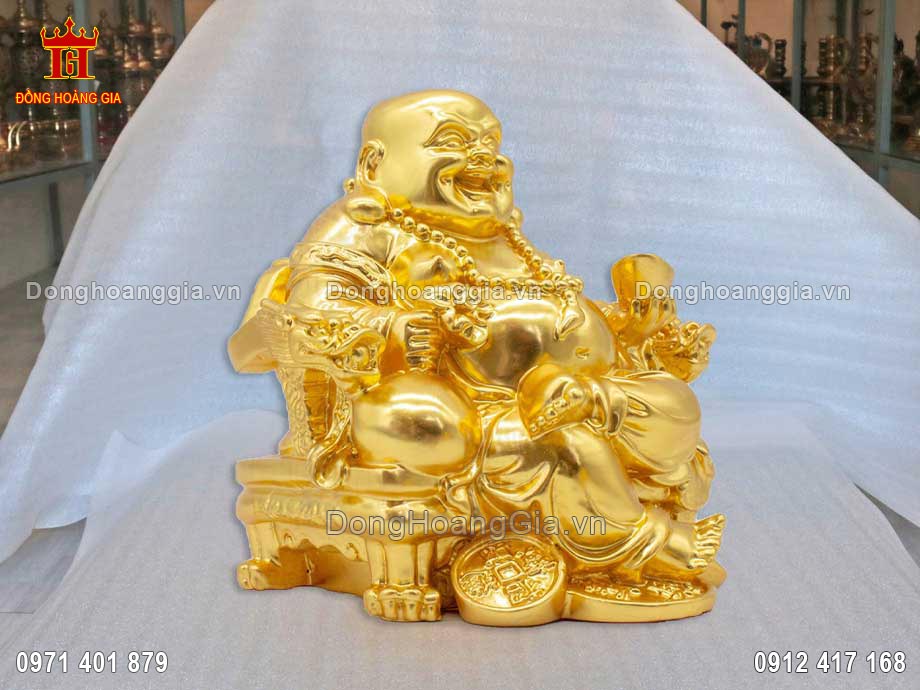 Pho tượng đồng khắc hoạ hình ảnh Phật Di Lặc mang giá trị nghệ thuật cao